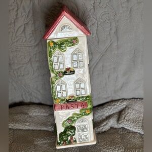 Ceramic pasta holder